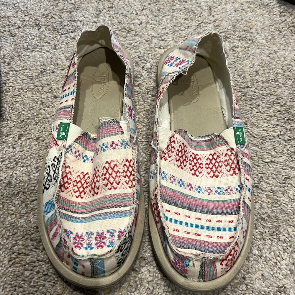 Sanuks